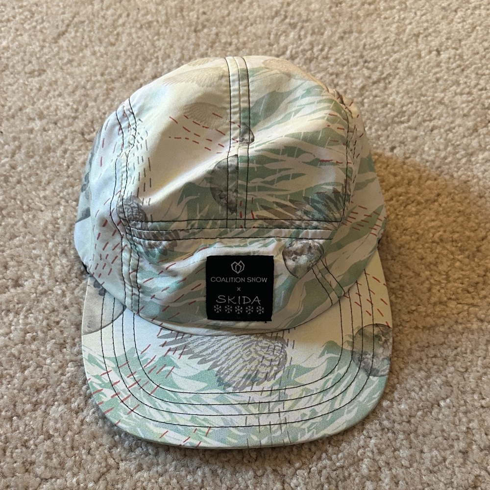 Skida Women's Patterned Hat - Green and White